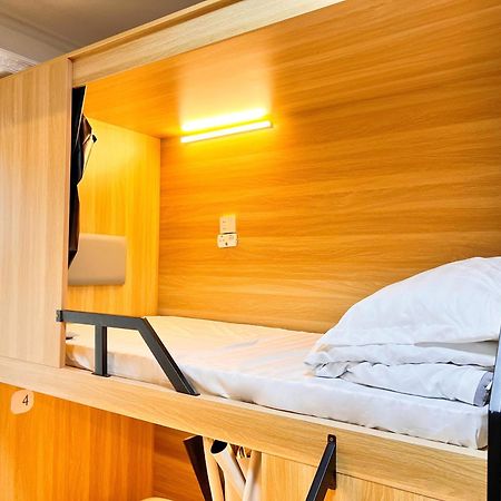 Waveflo Hostel 浪花青旅 香港 エクステリア 写真