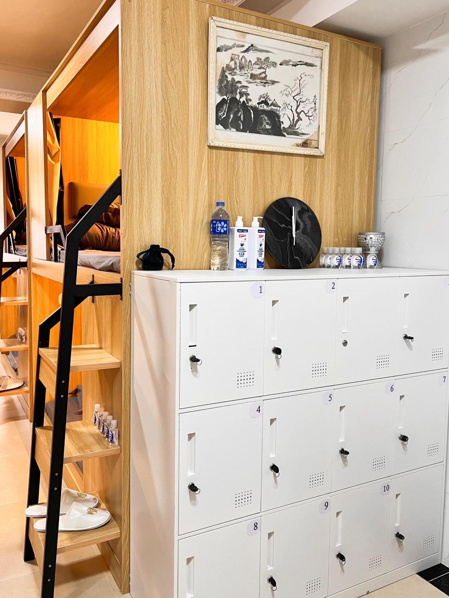 Waveflo Hostel 浪花青旅 香港 エクステリア 写真