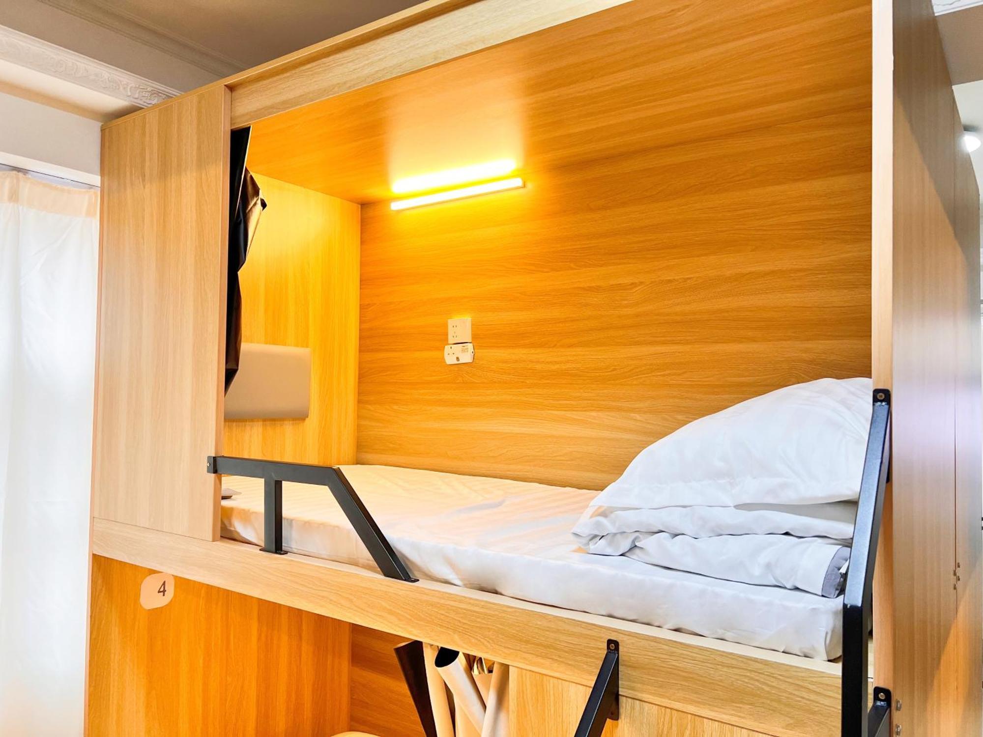 Waveflo Hostel 浪花青旅 香港 エクステリア 写真